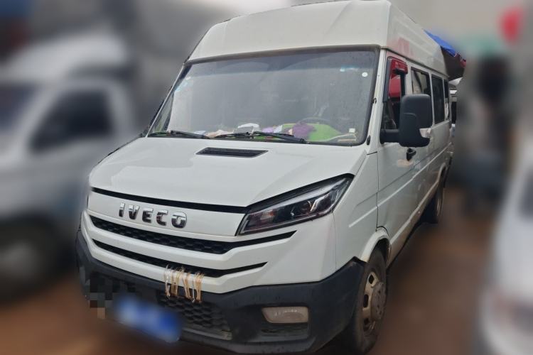 Used Iveco Daily 2023 2.5T A37M1 Long Wheelbase Mid-Roof Dual-Tire Side-Sliding Doors 5-9 Seats