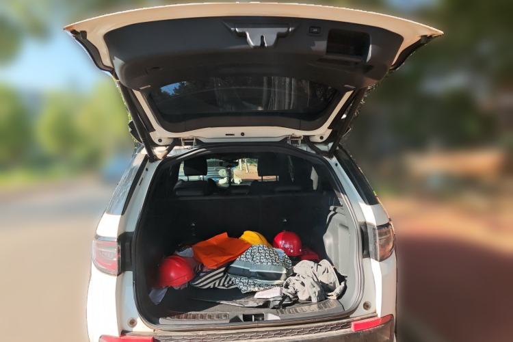 Used Land Rover Discovery Sport 2020 249 PS R-Dynamic Performance Edition Trunk