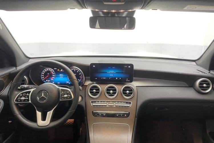 Used Mercedes-Benz GLC 2020 GLC 300 L 4MATIC Dynamic Edition Interior 1