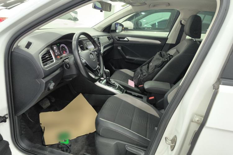 Used Volkswagen T-ROC 2019 230TSI DSG Two-Wheel-Drive Advanced Version China VI Standard
