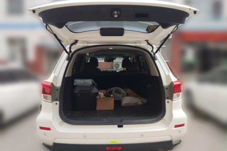 Used Nissan Terra 2018 2.5L Automatic 4x4 Flagship Edition
