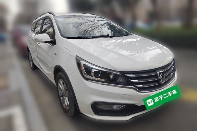 Used Baojun 310W 2017 1.5L Manual Fashion Model China V