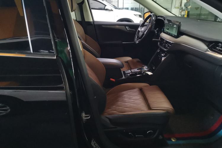 Used Ford Escape 2020 EcoBoost 245 Four-Wheel Drive Titanium Edition Right Front Seat