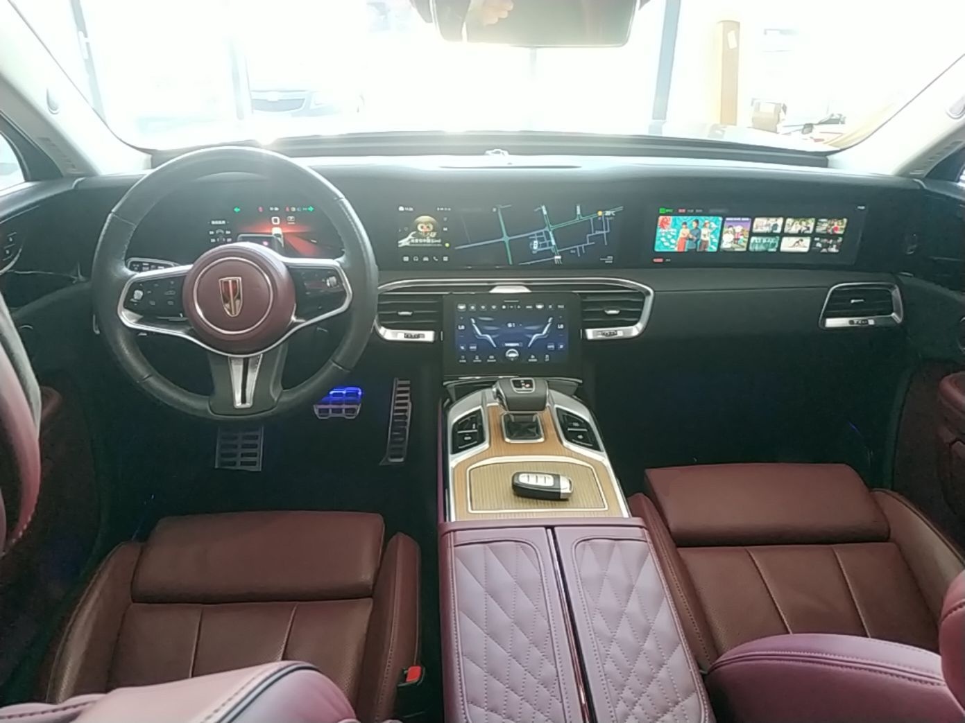 Hongqi E-HS9 2022 660 km Range Flagway Edition Six Seats — снимка 12