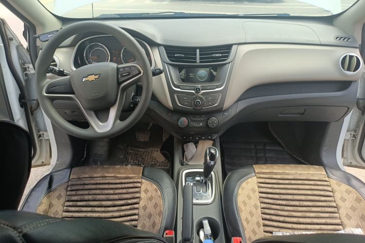 Used Chevrolet Sail 2015 Sail 3 1.5L AMT Happiness Sunroof Edition Center Console