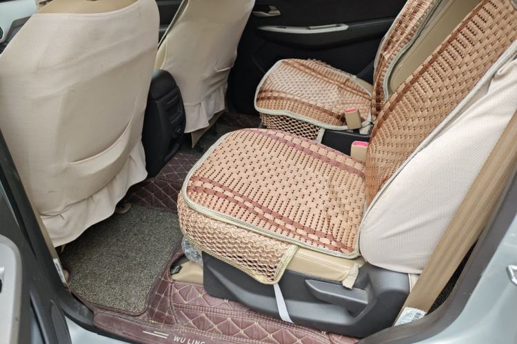 Used Wuling Hongguang 2019 1.5L S Comfort Edition China VI LAR Left Rear Seat