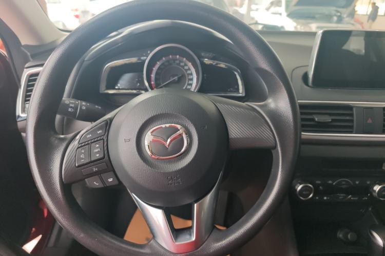 Used Mazda Mazda 3 Axela 2016 Hatchback 1.5L Automatic Luxury Model