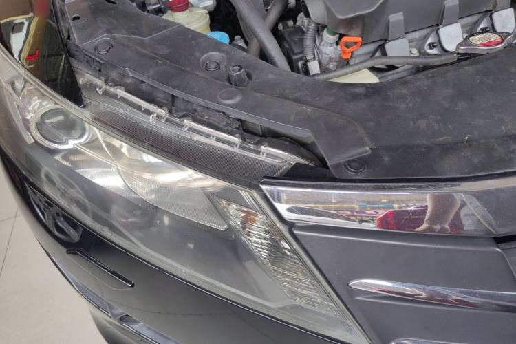 Used Honda Crosstour 2011 3.5L Flagship Edition Right Front Headlight