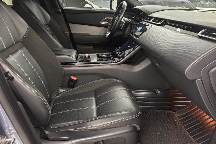 Used Land Rover Range Velar 2019 250 PS R-DYNAMIC S Interior 11