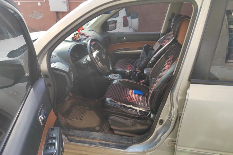 Used Dongfeng Fengdu MX6 2016 2.0L CVT Two-Wheel Drive Excellence Edition