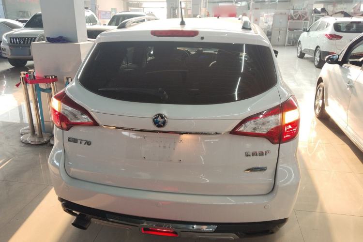 Used Venucia T70 2015 2.0L CVT Smart Choice Edition Rear