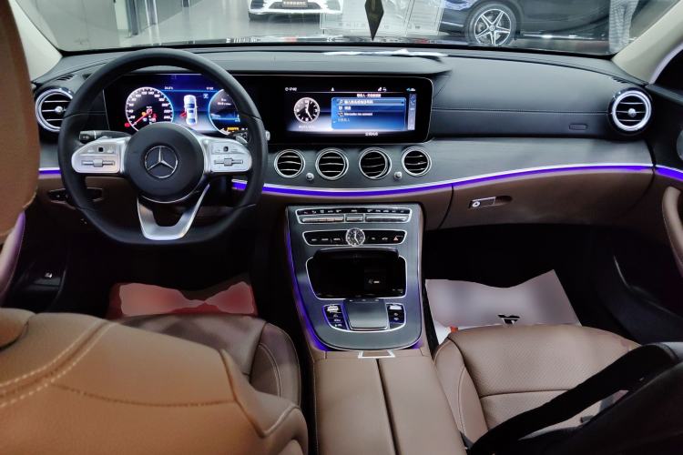 Used Mercedes-Benz E-Class 2020 E 300 L Sport Luxury Edition Center Console