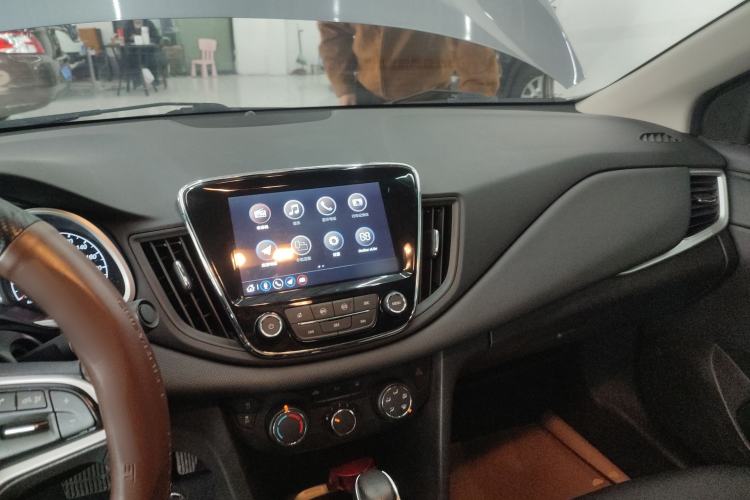 Used Chevrolet Monza 2020 Light Hybrid Redline 320T Dual-Clutch Joyful Edition
