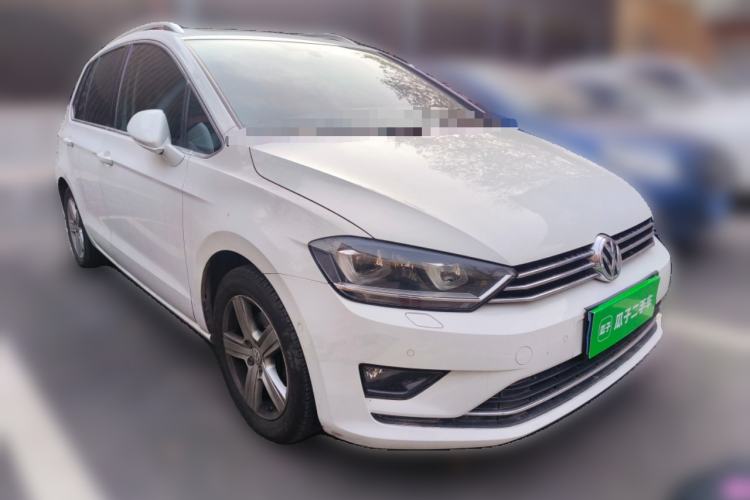 Used Volkswagen Golf 2015 1.4TSI Sportsvan Front Right 45 Deg