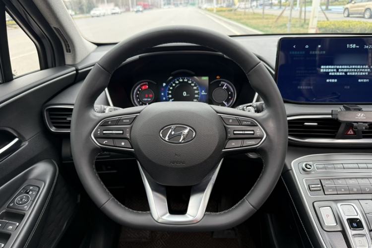 Used Hyundai Santa Fe 2023 Traveler 380T GDi Automatic Two-Wheel Drive GLX Elite Edition