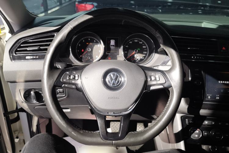 Used Volkswagen Tiguan L 2019 330TSI Automatic Two-Wheel Drive Panoramic Comfort Edition China V Standard