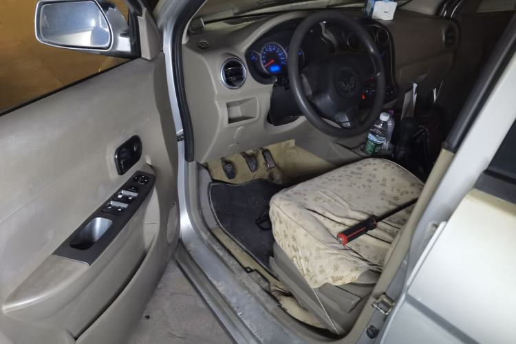 Used Wuling Hongguang 2010 1.2L Comfort Edition China IV Driver Seat