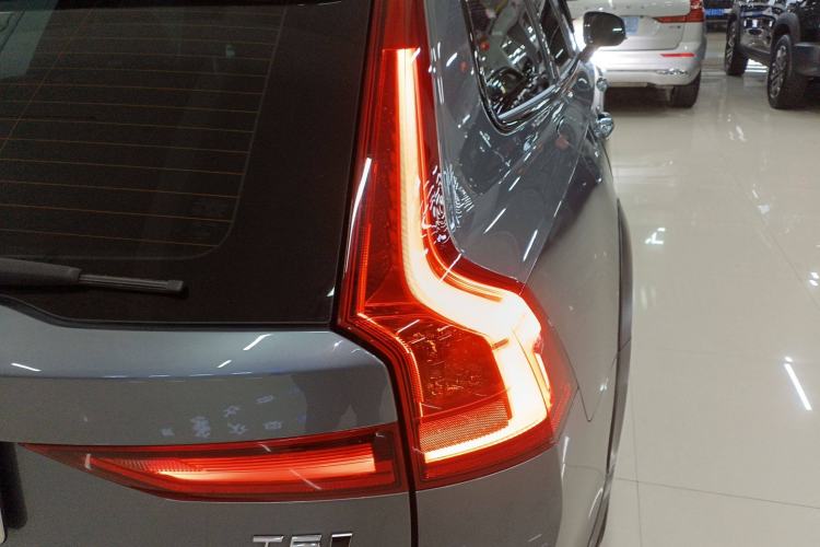 Used Volvo V90 2017 Cross Country T5 AWD Smart Range Edition