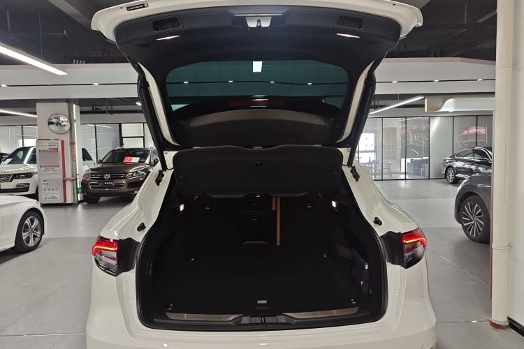 Used Maserati Levante 2021 3.0T Standard Edition Trunk