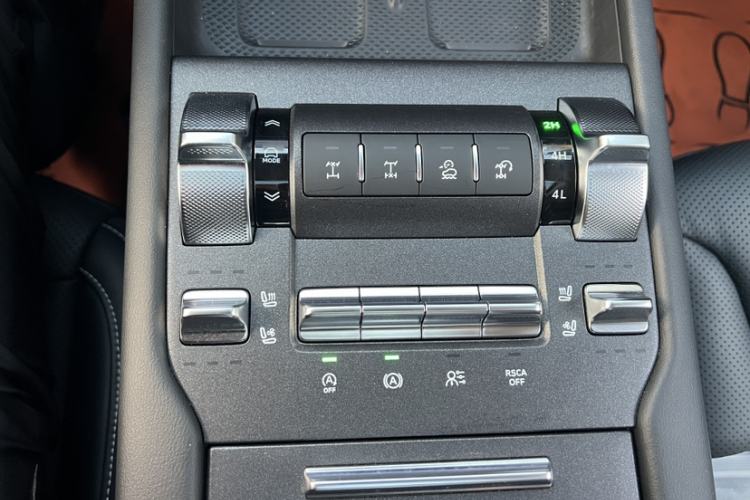 Used Tank 300 2025 2.4T Diesel Version
