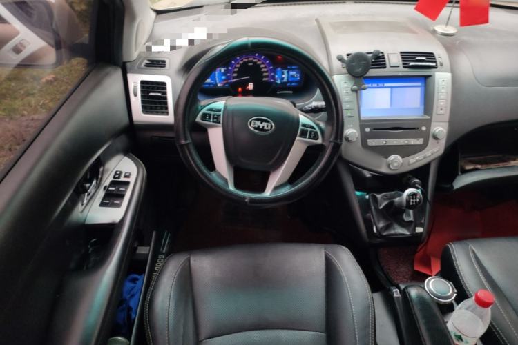 Used BYD S6 2014 2.0L Manual Luxury 5-Seater
