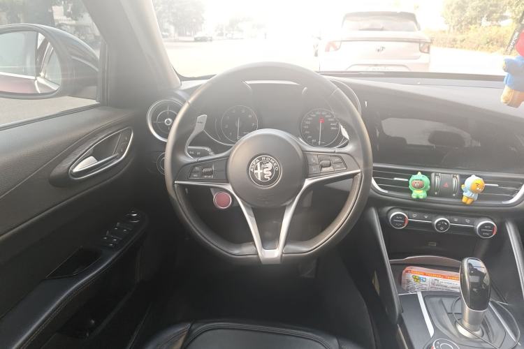 Used Alfa Romeo Giulia 2017 2.0T 280HP Luxury Edition