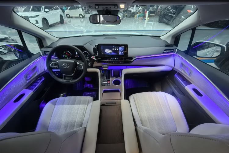 Used Toyota SIENNA 2024 2.5L Hybrid Comfort Edition