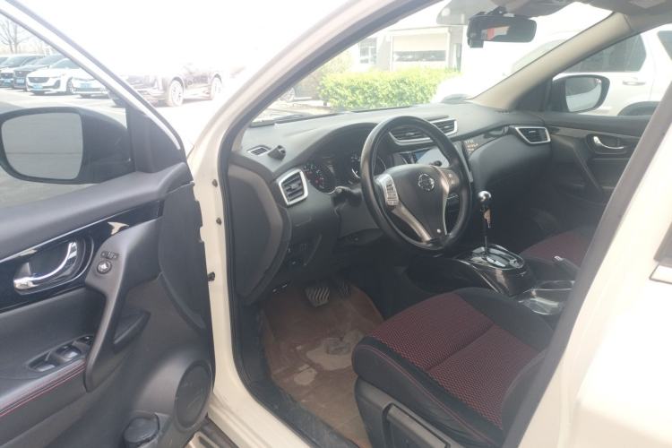 Used Nissan Qashqai 2016 2.0L CVT Elite Edition Driver Seat