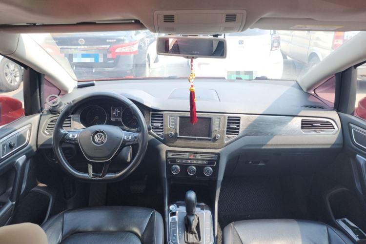 Used Volkswagen Golf Sportsvan 2016 230TSI Automatic Luxury Version Center Console