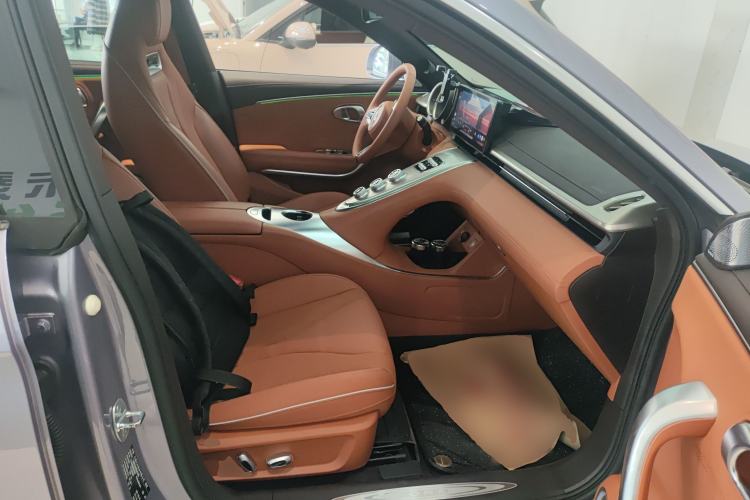 Used ORA Lightning Cat 2022 555 km Luxury Edition
