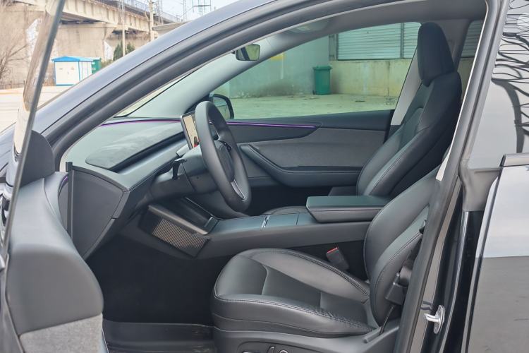 Used Tesla Model Y 2025 Rear-Wheel Drive First Edition
