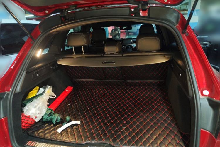 Used Mercedes-Benz GLC 2016 GLC 300 4MATIC Dynamic Model Trunk