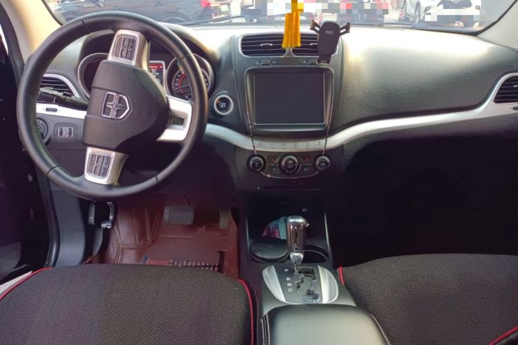 Used Dodge Journey 2013 2.4L Two-Wheel Drive Luxury Version
