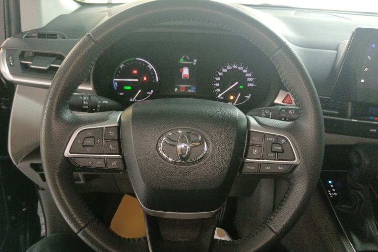 Used Toyota Sienna 2026 Model 2.5L Dual-Engine Two-Wheel-Drive Comfort Edition