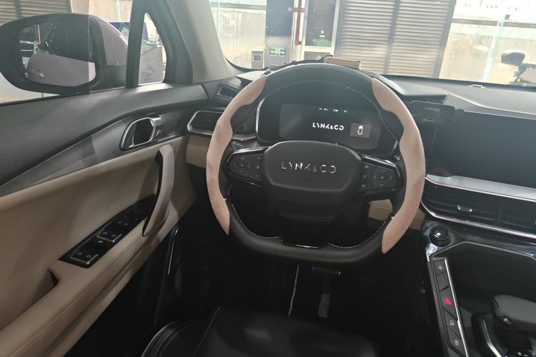 Used Lynk & Co 06 EM-P 2022 PHEV 84 km Range Pro Version
