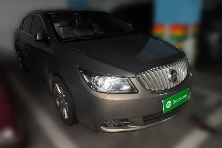 Used Buick LaCrosse 2011 2.4L SIDI Luxury Edition Front Right 45 Deg