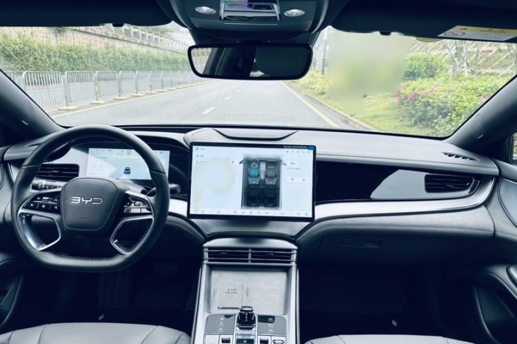 Used BYD Seal 07 DM-i 2025 DM-i 1.5L 125km Prestige Model Interior 4