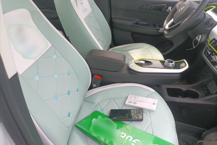 Used CHANGAN Benni E-Star 2022 Qingxin Edition Colorful Model Lithium-NMC Right Front Seat