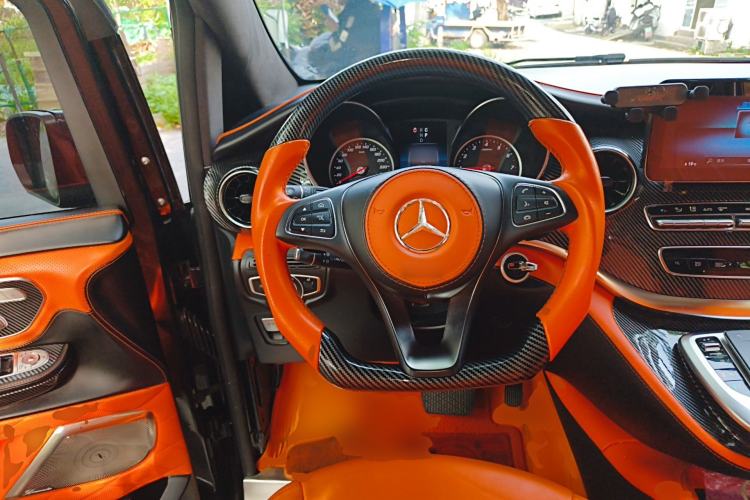 Used Mercedes-Benz V-Class 2021 V 260 Avantgarde Edition Steering Wheel