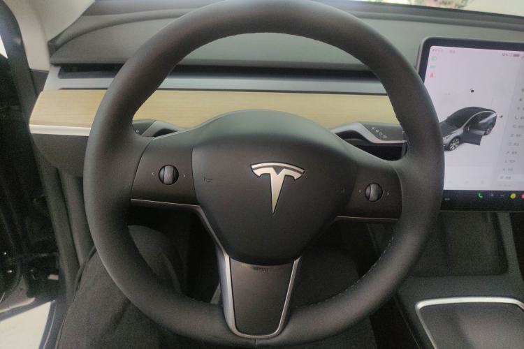 Used Tesla Model Y 2021 Long-Range All-Wheel-Drive Version 3D7