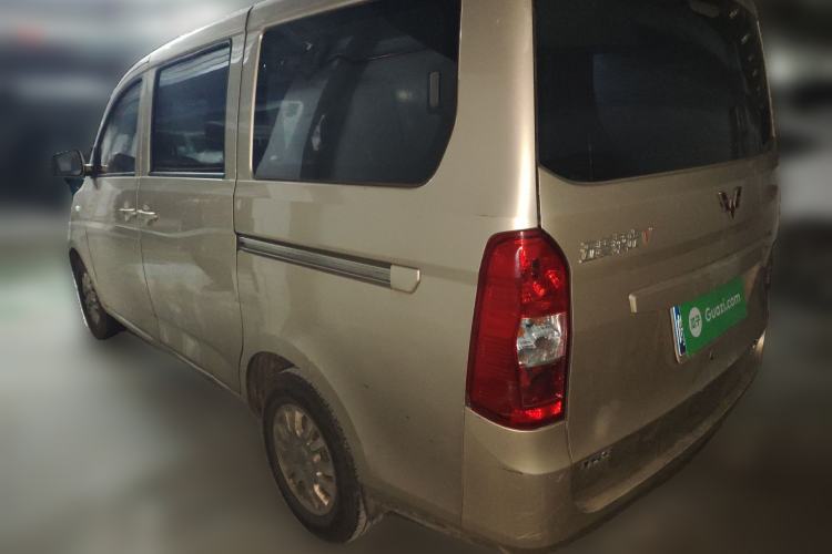 Used Wuling Rongguang V 2016 1.2L Standard Version
