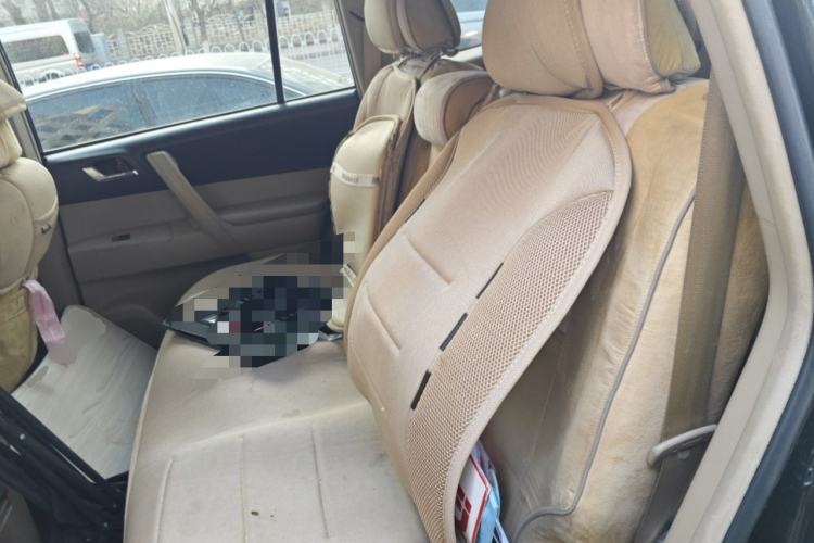 Used Toyota Highlander 2011 2.7L Two-Wheel Drive 5-Seater Elite Edition Left Rear Seat