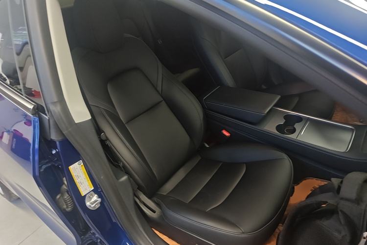 Used Tesla Model 3 2022 Rear-Wheel-Drive Version Right Front Seat