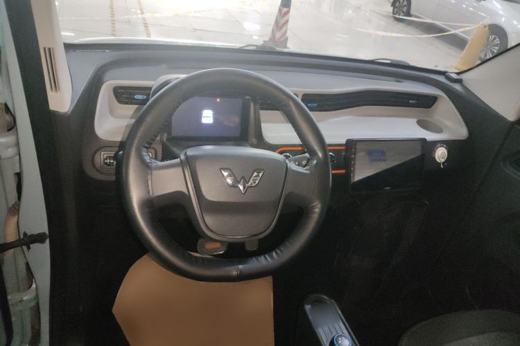Used Wuling Hongguang MINIEV 2020 Enjoyment Model Lithium Iron Phosphate Center Console