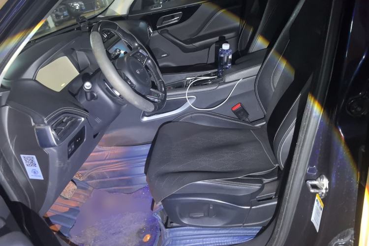 Used Jaguar F-PACE 2016 2.0T Two-Wheel-Drive R-Sport Sport Edition Left Front Seat