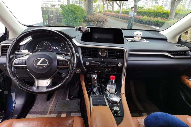 Used Lexus RX 2020 300 4x4 Elegant Edition China VI Center Console