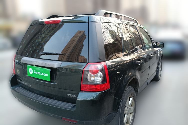 Used Land Rover Freelander 2 2010 2.2 TD4 Automatic SE Diesel Edition Rear Right 45 Deg