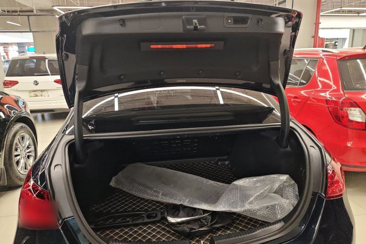 Used Mercedes-Benz C-Class 2023 Restyled C 260 L Night Edition Sports Version Trunk