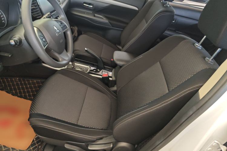 Used Mitsubishi Outlander 2018 2.0L Two-Wheel Drive Fashion Edition 5 Seats Left Front Seat