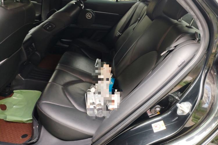 Used Toyota Camry 2018 2.0G Luxury Edition
